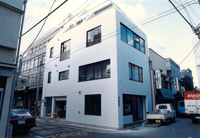 東京都台東区のRC造の店舗併用共同住宅 住居部分はコンパクトな間取り Aビル