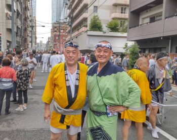 住吉神社祭礼の写真、兄と私